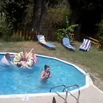 Georgina Apartments-pool-river Lejlighedshotel 3*