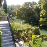 Georgina Apartments-pool-river