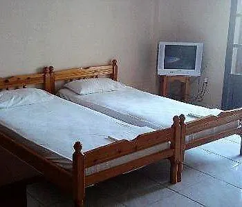 Georgina Apartments-pool-river Aparthotel 3*