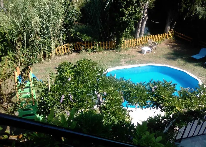 شقة فندقية Georgina Apartments-pool-river Mesongí
