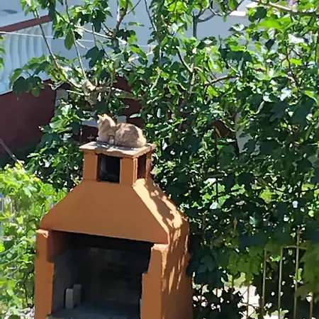 Georgina Апарт-отель Месонги