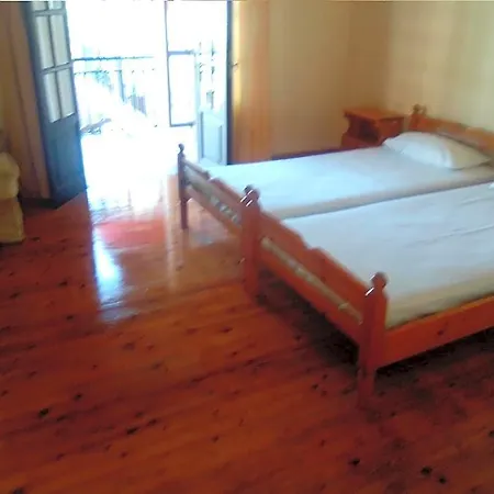 Georgina Apartments-pool-river 3*