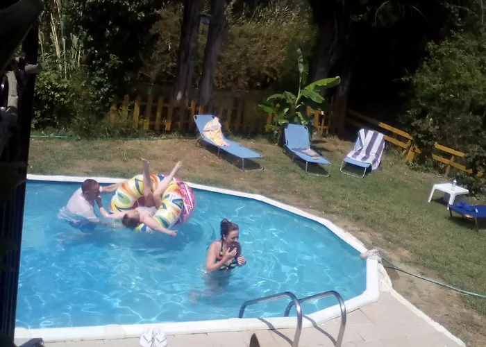Georgina Apartments-pool-river Aparthotel 3*