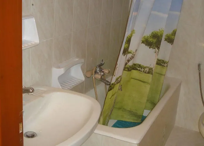 Georgina Apartments-pool-river Aparthotel 3*