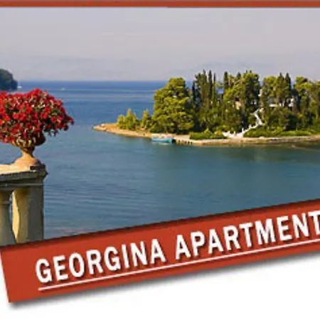 Georgina Apartments-pool-river מסונגי