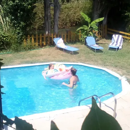 Georgina Apartments-pool-river 3*